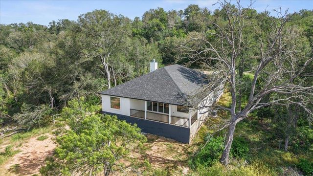 248 Kaukonahua LN, Bastrop, TX 78602
