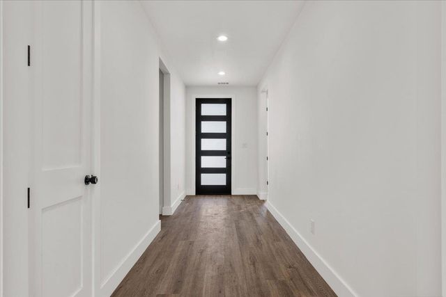248 Kaukonahua LN, Bastrop, TX 78602