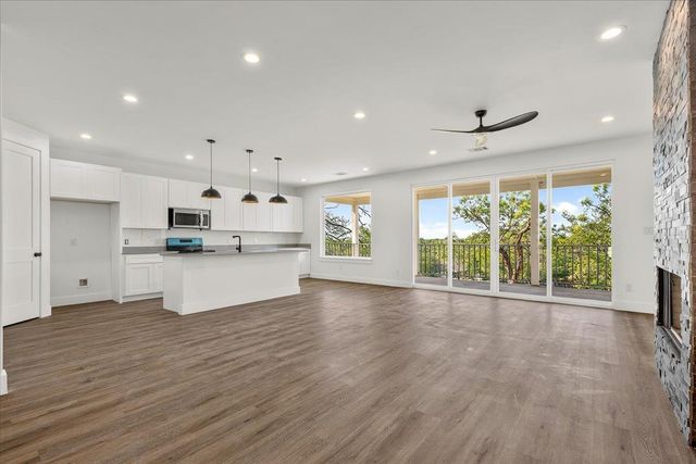 248 Kaukonahua LN, Bastrop, TX 78602