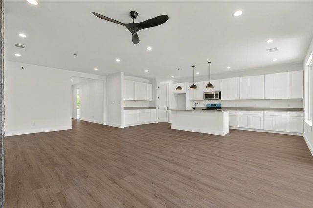 248 Kaukonahua LN, Bastrop, TX 78602