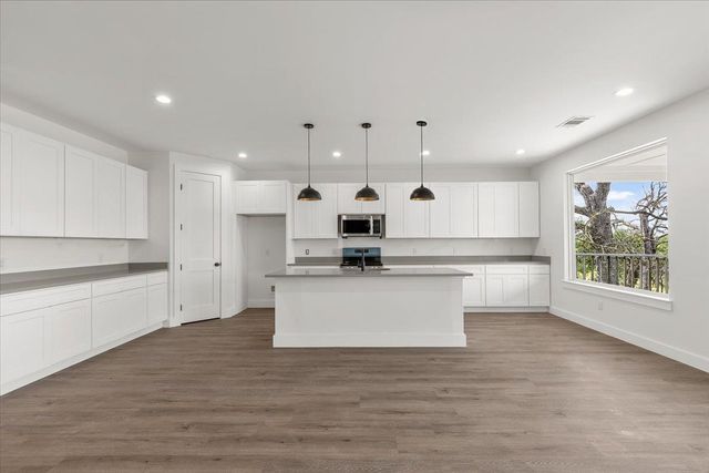 248 Kaukonahua LN, Bastrop, TX 78602