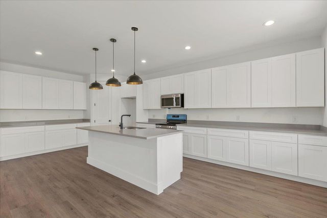 248 Kaukonahua LN, Bastrop, TX 78602