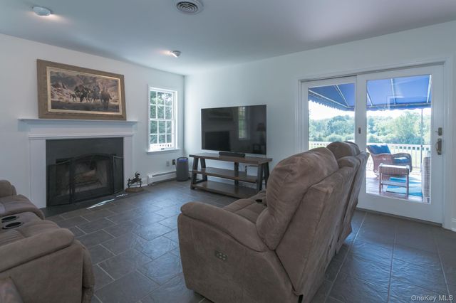 33 Jessup Road, Warwick, NY 10990