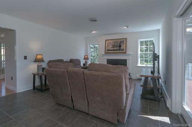 33 Jessup Road, Warwick, NY 10990