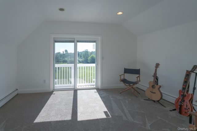33 Jessup Road, Warwick, NY 10990