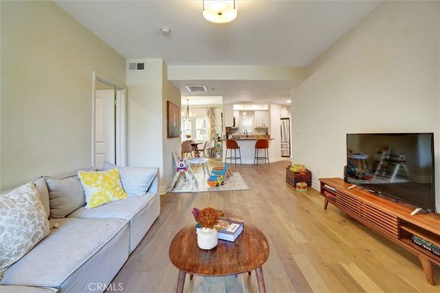 13935 Burbank Boulevard 105, Van Nuys, CA 91401