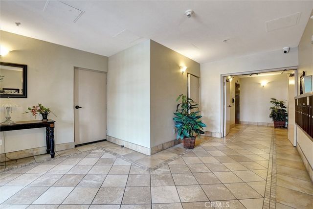 13935 Burbank Boulevard 105, Van Nuys, CA 91401