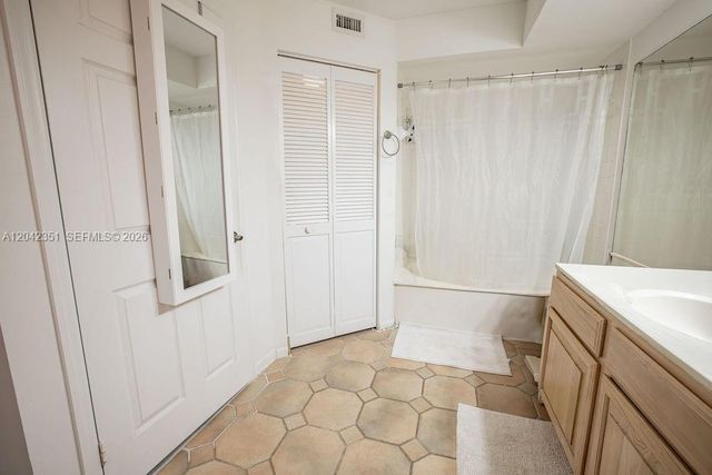 1280 S Alhambra Circle 2214, Coral Gables, FL 33146