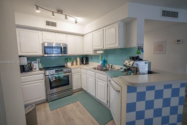 1280 S Alhambra Circle 2214, Coral Gables, FL 33146