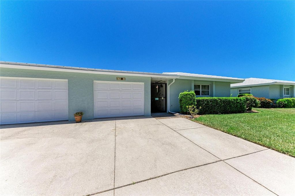 Image 2 of property listing at 6905 9TH AVENUE W 6905, Bradenton, FL 34209