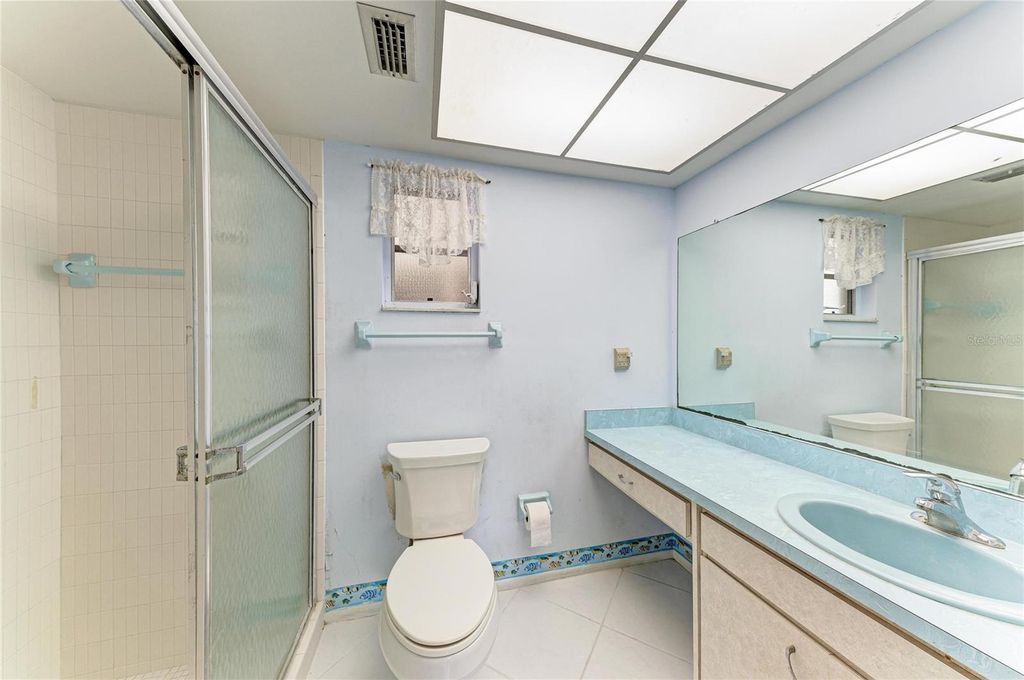 Image 18 of property listing at 6905 9TH AVENUE W 6905, Bradenton, FL 34209