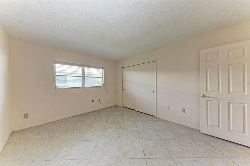 Image 25 of property listing at 6905 9TH AVENUE W 6905, Bradenton, FL 34209