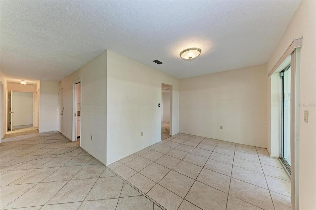 Image 28 of property listing at 6905 9TH AVENUE W 6905, Bradenton, FL 34209