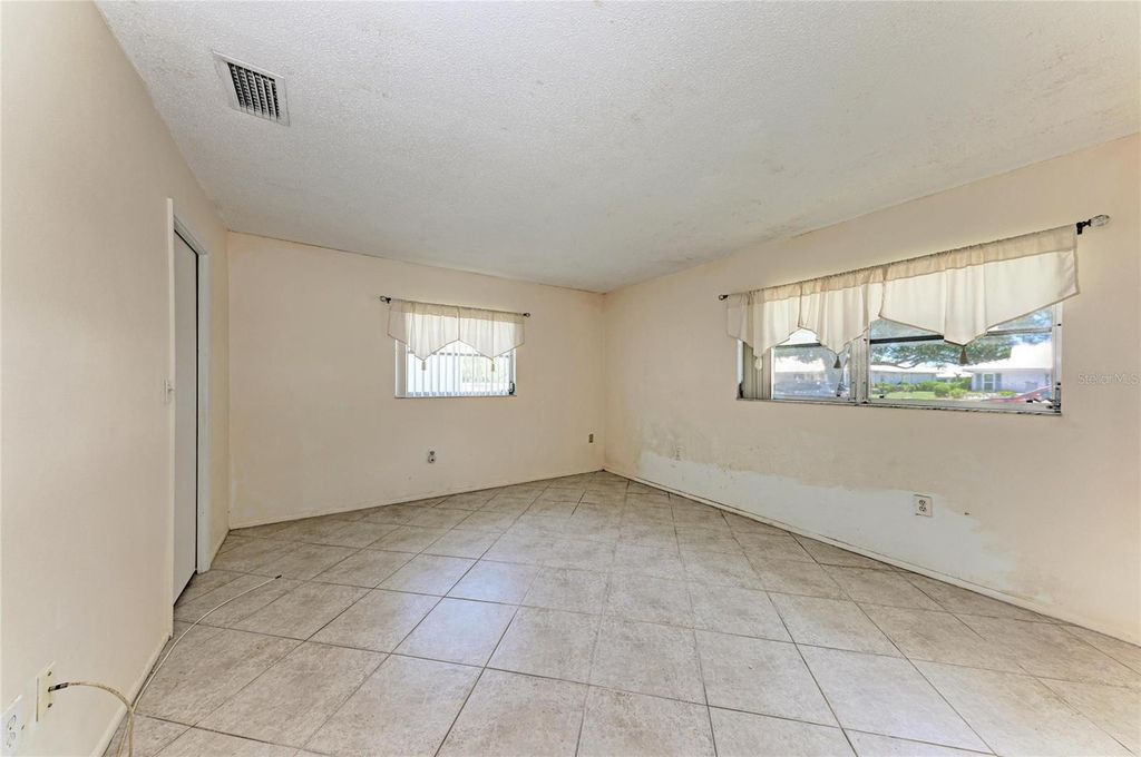 Image 31 of property listing at 6905 9TH AVENUE W 6905, Bradenton, FL 34209