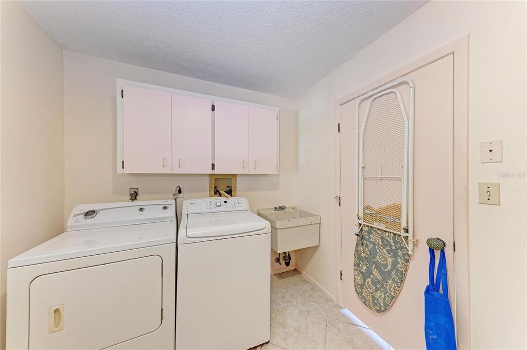 Image 36 of property listing at 6905 9TH AVENUE W 6905, Bradenton, FL 34209