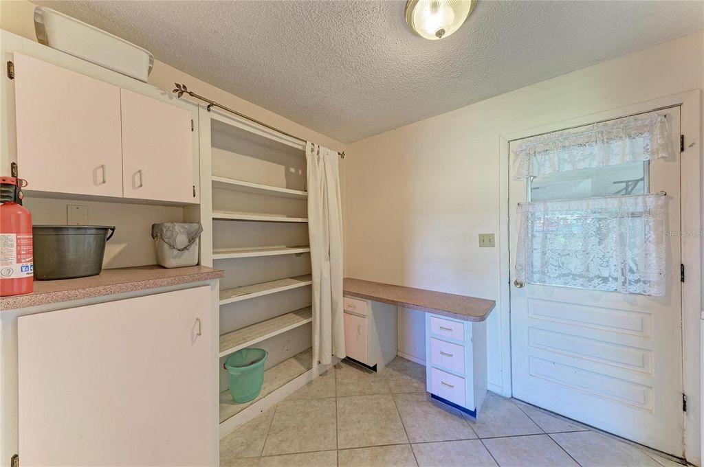 Image 37 of property listing at 6905 9TH AVENUE W 6905, Bradenton, FL 34209