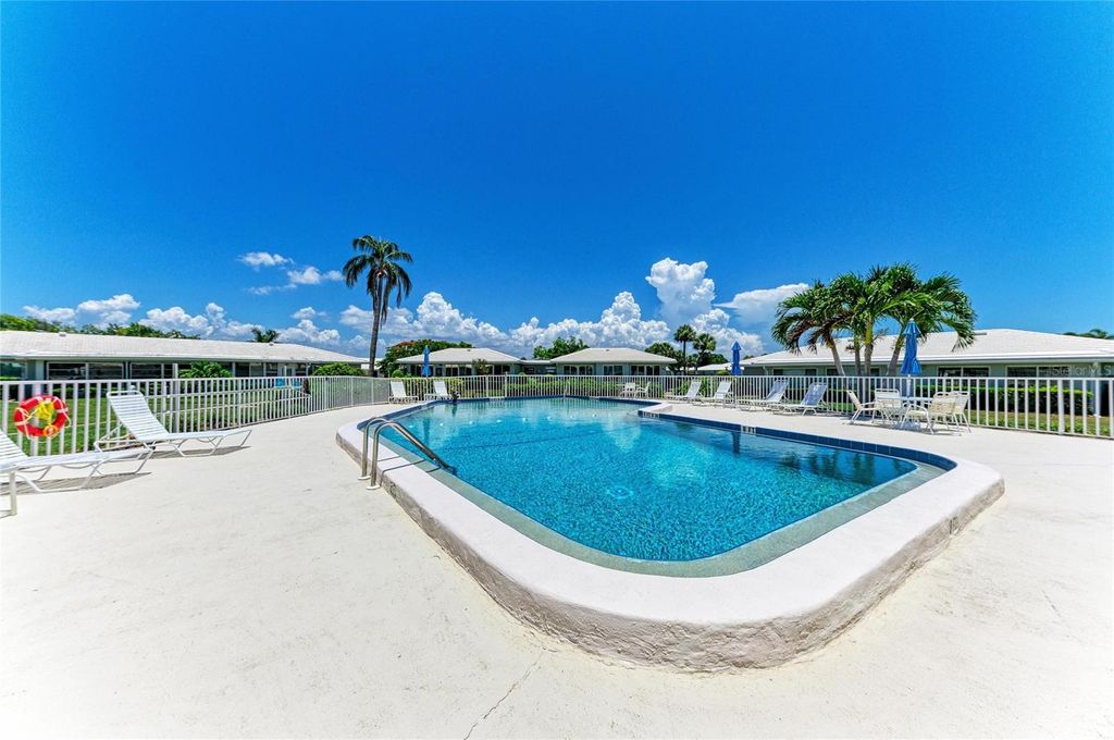 Image 40 of property listing at 6905 9TH AVENUE W 6905, Bradenton, FL 34209