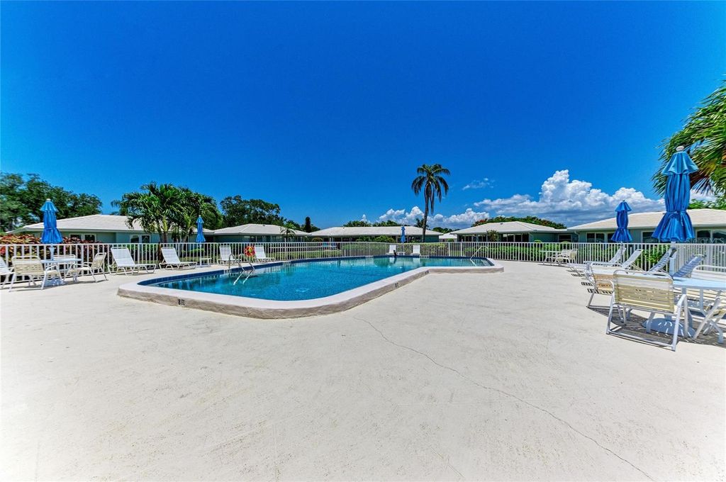 Image 41 of property listing at 6905 9TH AVENUE W 6905, Bradenton, FL 34209