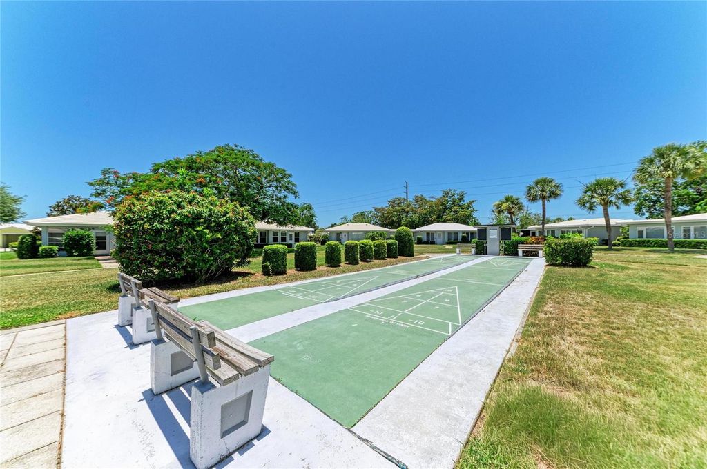 Image 44 of property listing at 6905 9TH AVENUE W 6905, Bradenton, FL 34209