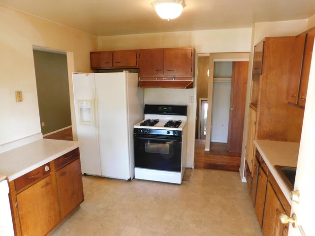 1205 Monticello Park Drive, Valparaiso, IN 46383