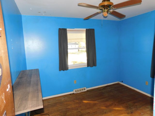 1205 Monticello Park Drive, Valparaiso, IN 46383