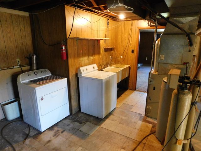 1205 Monticello Park Drive, Valparaiso, IN 46383