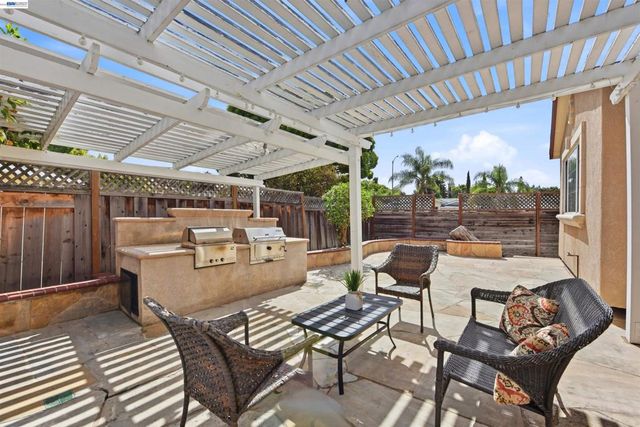 37658 Canterbury St, Fremont, CA 94536