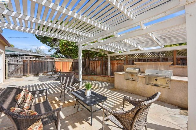 37658 Canterbury St, Fremont, CA 94536