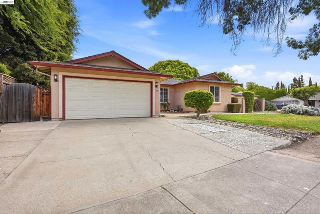 37658 Canterbury St, Fremont, CA 94536