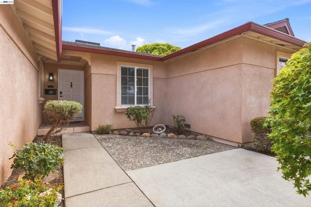 37658 Canterbury St, Fremont, CA 94536