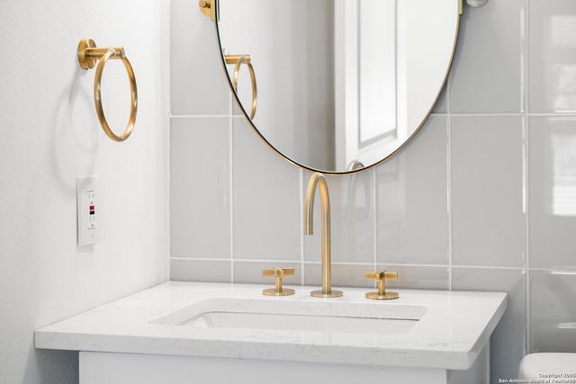 725 WESTFALL, San Antonio, TX 78210