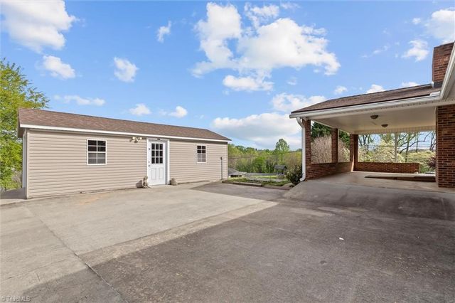1512 Pittman Street, Mount Airy, NC 27030