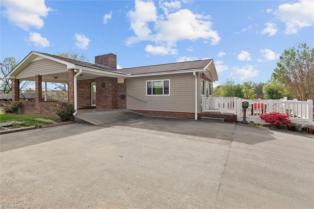 1512 Pittman Street, Mount Airy, NC 27030