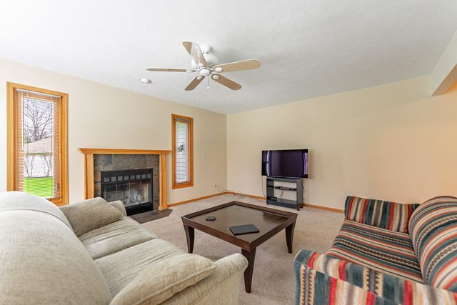 227 FOXFIRE Place, Rockton, IL 61072