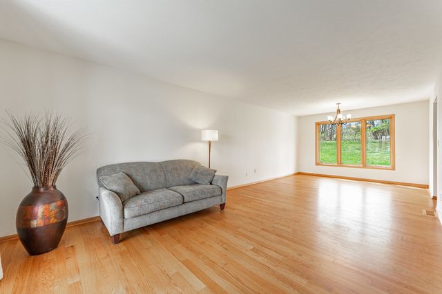 227 FOXFIRE Place, Rockton, IL 61072