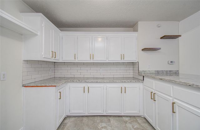 4537 Grand Oaks Drive, Willis, TX 77378