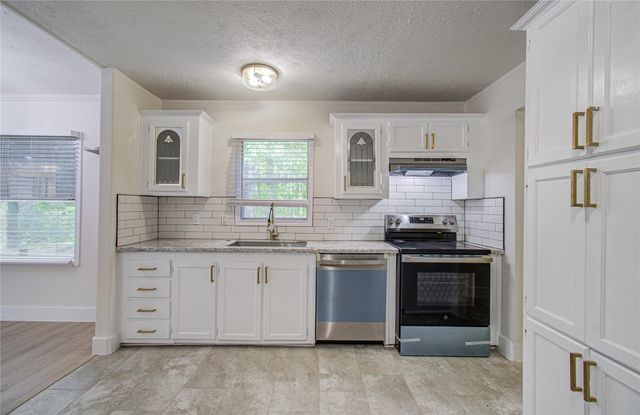 4537 Grand Oaks Drive, Willis, TX 77378