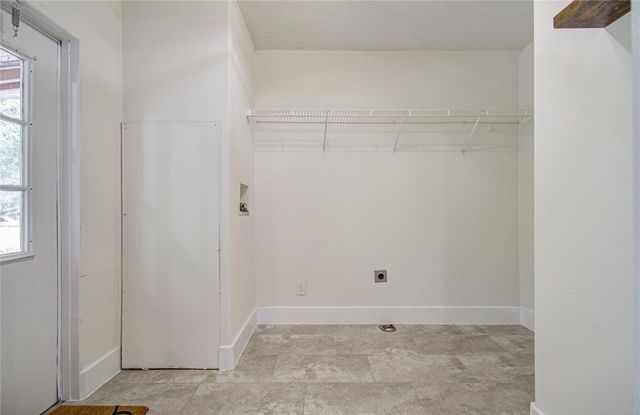 4537 Grand Oaks Drive, Willis, TX 77378