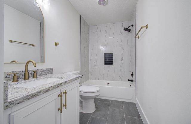 4537 Grand Oaks Drive, Willis, TX 77378