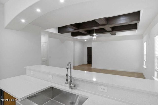 10709 Drew Pearson Drive, El Paso, TX 79924