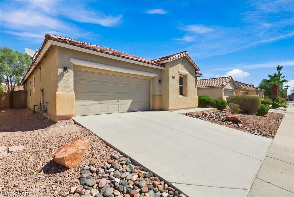 3160 McLennan Avenue, North Las Vegas, NV 89081 — photo 2