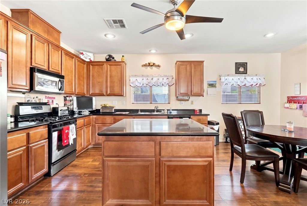 3160 McLennan Avenue, North Las Vegas, NV 89081 — photo 5