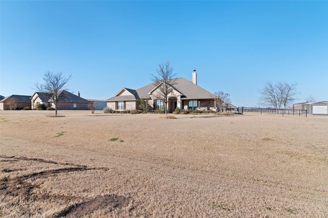 133 High Ridge Court, Decatur, TX 76234