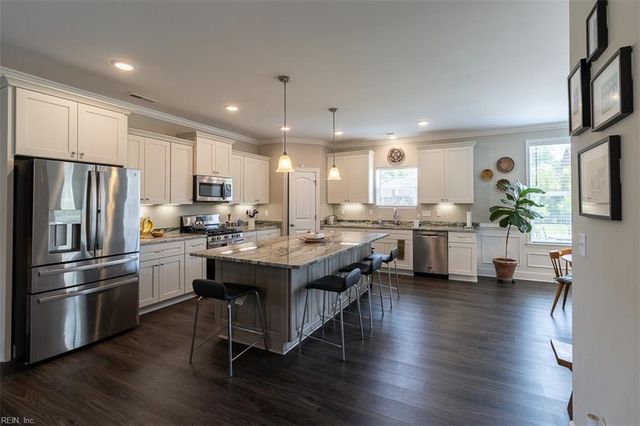 2539 W Azalea Point RD, Norfolk, VA 23518