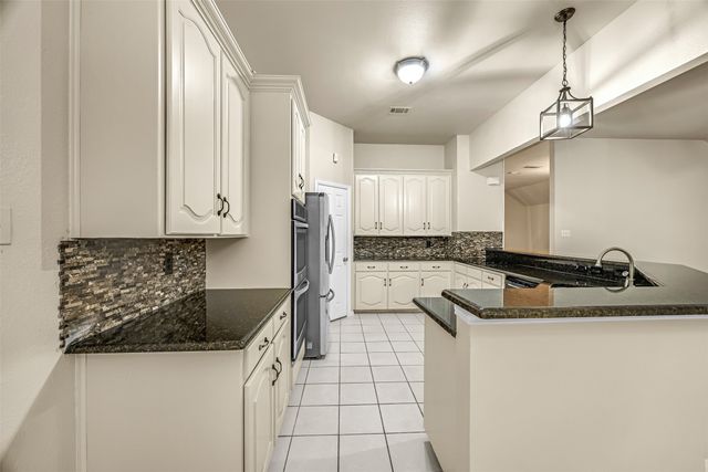 11 Enchanted Court, Mansfield, TX 76063