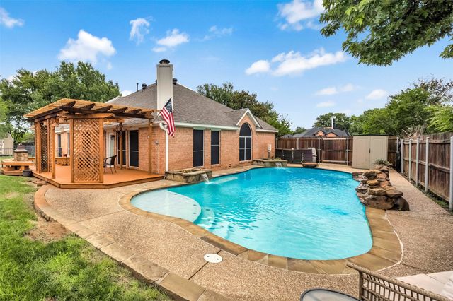 11 Enchanted Court, Mansfield, TX 76063