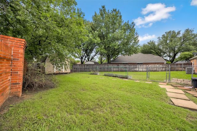 11 Enchanted Court, Mansfield, TX 76063