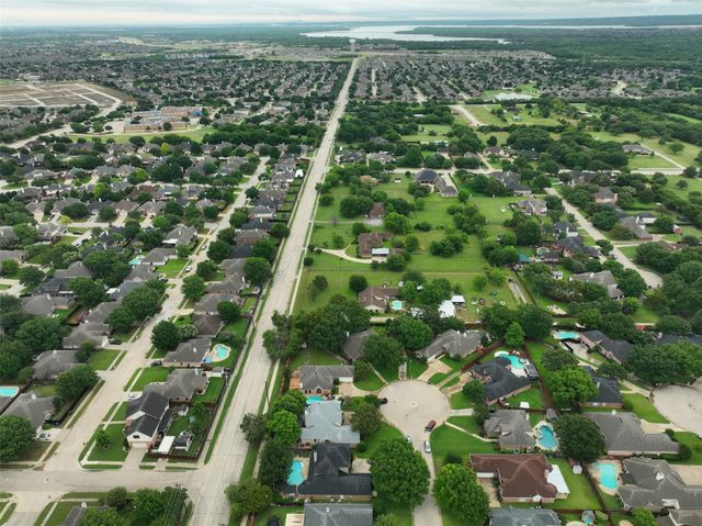 11 Enchanted Court, Mansfield, TX 76063