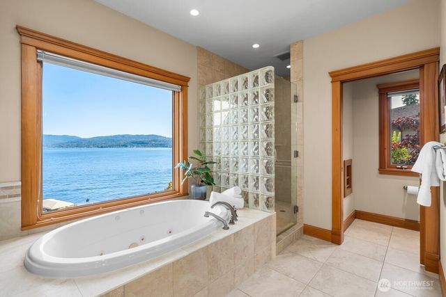 454 W Lake Sammamish Parkway NE, Bellevue, WA 98008