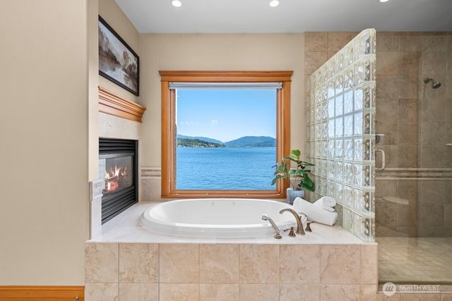 454 W Lake Sammamish Parkway NE, Bellevue, WA 98008